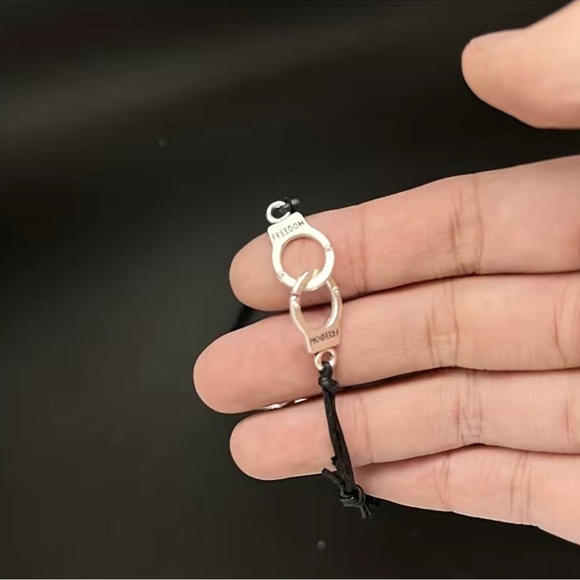 Friendship bracelets - Picture 2 of 3